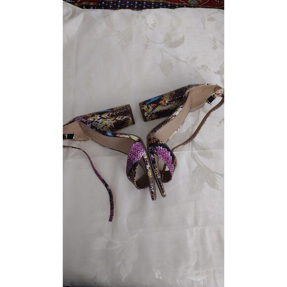 Report Sandals Womens Size 7 Purple Multi Snake Print Block Heel Ankle Strap - Picture 4 of 7